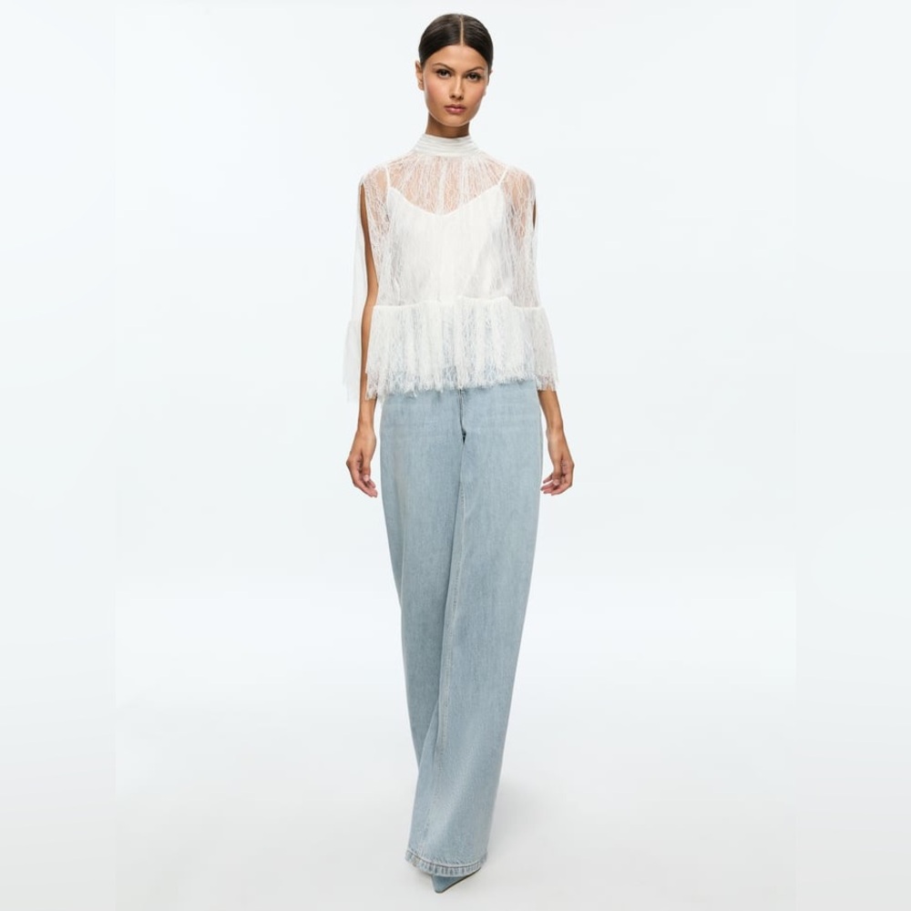 NWT Alice + Olivia Zenon Lace Cape Top with Cami Lining - Picture 4 of 11